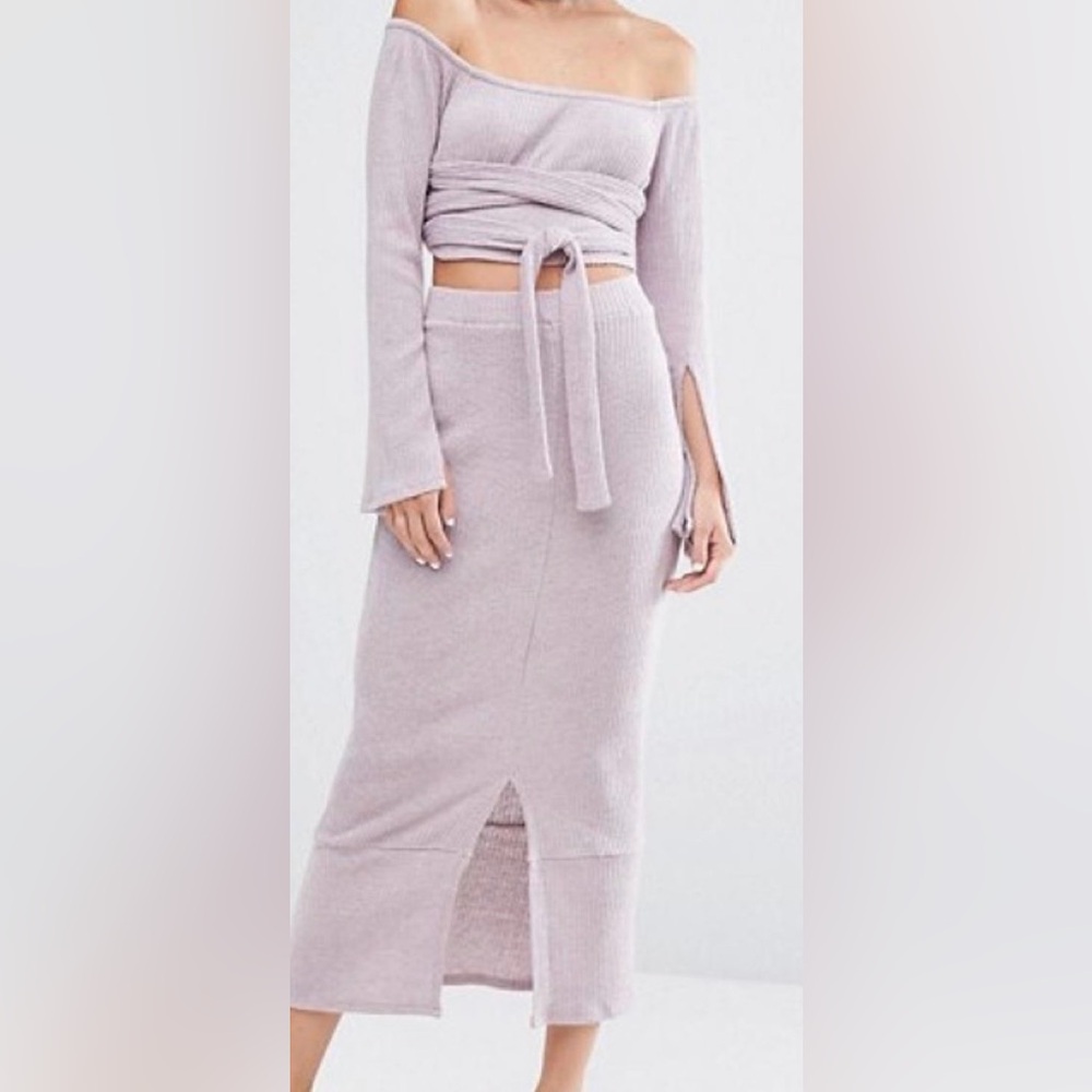 Elegant Lavender Off-Shoulder Skirt Set first pic is style of Set ..size 10